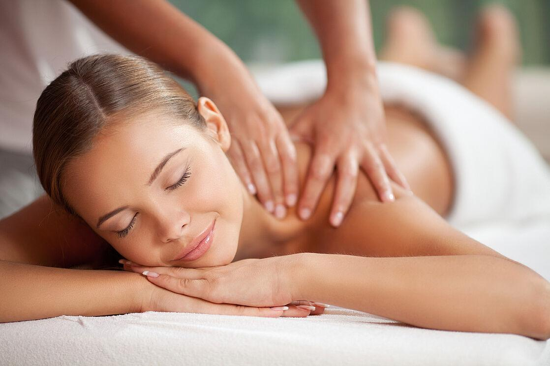 Massage Bấm Huyệt tại nhà ở Hà Nội